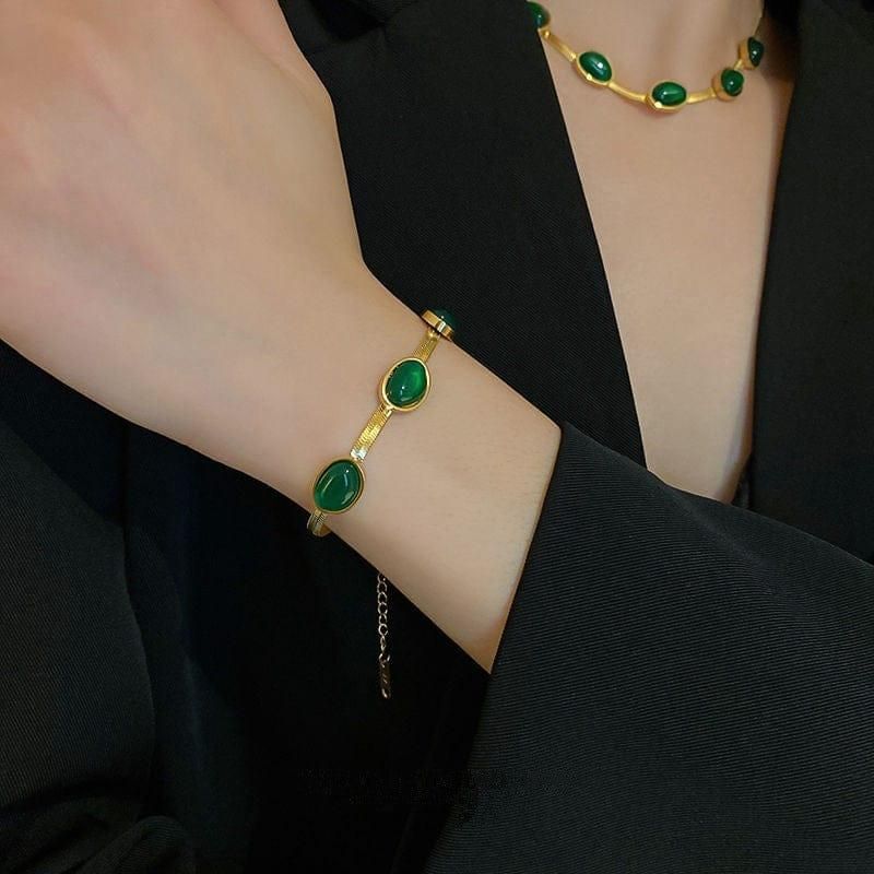 Emerald Green Crystal Jewelry Set: Pendant, Bracelet & Earrings